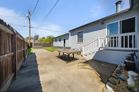 Exterior - 240 Del Mar Ave, Vallejo, CA 94589 photo 5 of 13