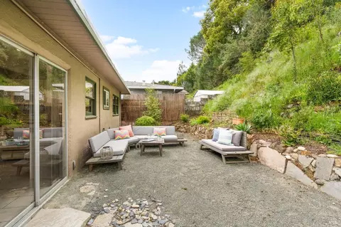 Exterior - 433 Carter St, Vallejo, CA 94590 photo 5 of 7