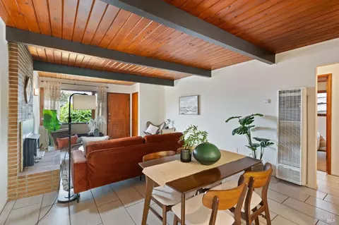 Dining - 433 Carter St, Vallejo, CA 94590 photo 1 of 2