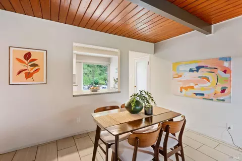 Dining - 433 Carter St, Vallejo, CA 94590 photo 2 of 2