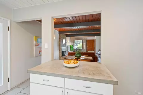 Kitchen - 433 Carter St, Vallejo, CA 94590 photo 4 of 4