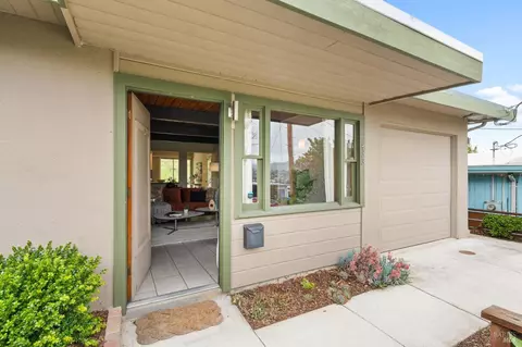 Exterior - 433 Carter St, Vallejo, CA 94590 photo 3 of 7