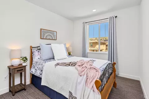 Bedroom - 8743 Aquamarine Dr, Vallejo, CA 94591 photo 4 of 8