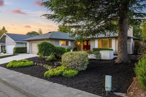 7445 Birchbark Dr, Santa Rosa, CA 95409