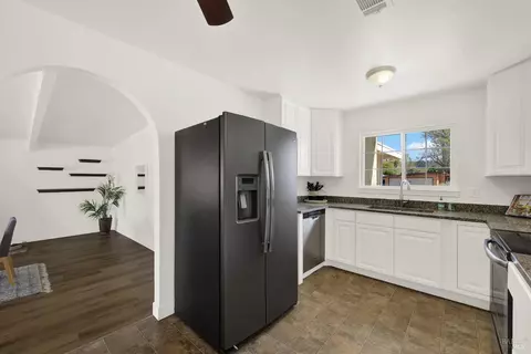 Kitchen - 236 Madrone St, Vacaville, CA 95688 photo 3 of 6