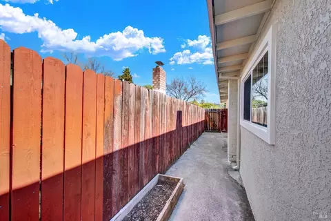 Exterior - 236 Madrone St, Vacaville, CA 95688 photo 10 of 11