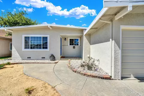 Exterior - 236 Madrone St, Vacaville, CA 95688 photo 3 of 11