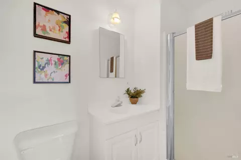 Bath - 236 Madrone St, Vacaville, CA 95688 photo 3 of 4