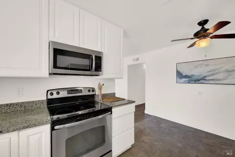 Kitchen - 236 Madrone St, Vacaville, CA 95688 photo 6 of 6