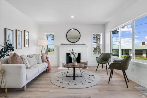 Living - 528 Napa Ave, Rodeo, CA 94572 photo 2 of 3