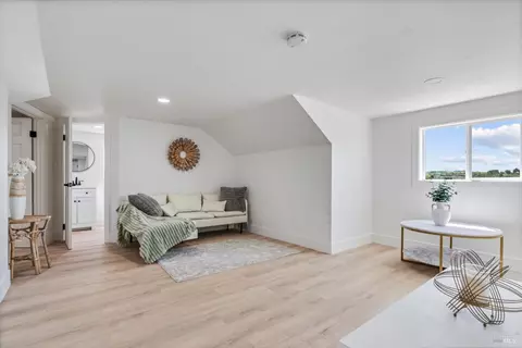 Bedroom - 528 Napa Ave, Rodeo, CA 94572 photo 5 of 7