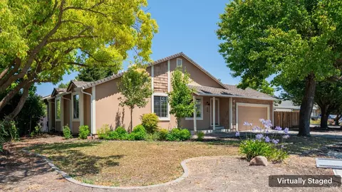 554 Maria Dr, Petaluma, CA 94954