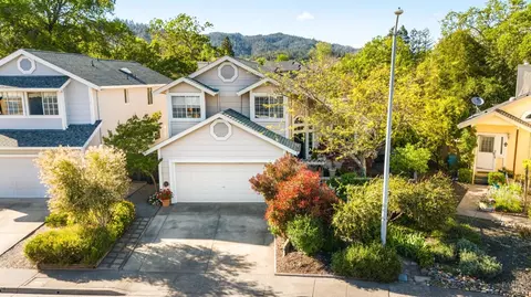 118 Marguerite Ln, Cloverdale, CA 95425