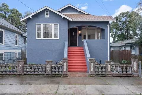118 Hewett St, Santa Rosa, CA 95401
