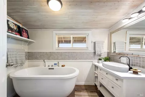 Bath - 1310 Windy Ln, Bodega Bay, CA 94923 photo 1 of 4