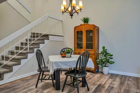 Dining - 2779 Perch Dr, Napa, CA 94558 photo 2 of 3