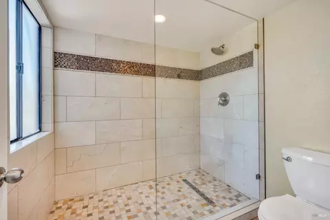 Bath - 2779 Perch Dr, Napa, CA 94558 photo 5 of 6