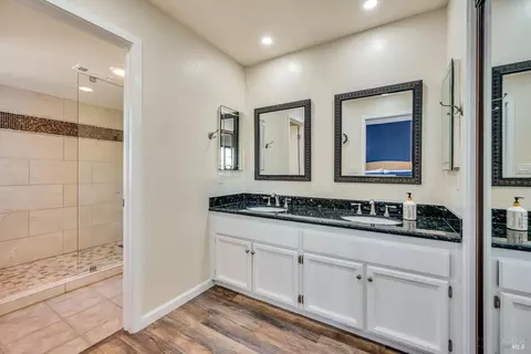 Bath - 2779 Perch Dr, Napa, CA 94558 photo 4 of 6