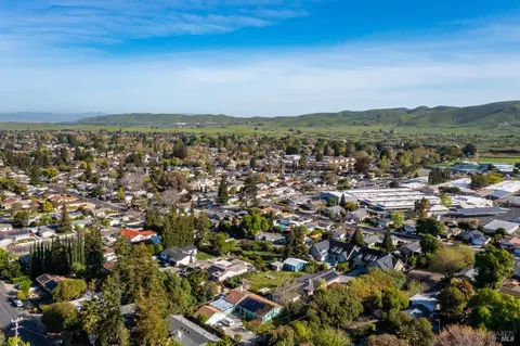 View/Area - 4070 Wilson Ln, Concord, CA 94521 photo 9 of 13