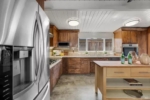 Kitchen - 4070 Wilson Ln, Concord, CA 94521 photo 5 of 7