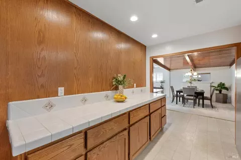 Bath - 208 Grape St, Vacaville, CA 95688 photo 1 of 5