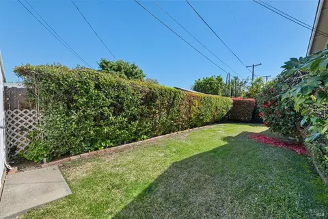 Exterior - 208 Grape St, Vacaville, CA 95688 photo 9 of 14