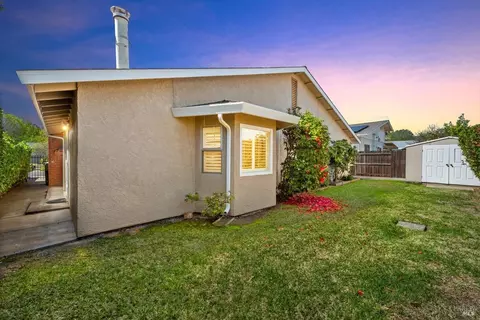 Exterior - 208 Grape St, Vacaville, CA 95688 photo 14 of 14
