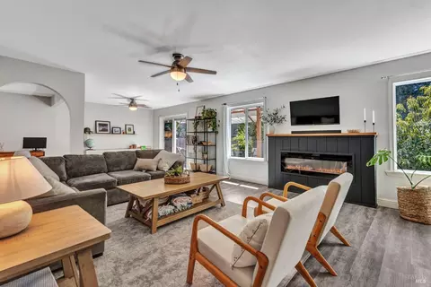 Living - 3469 Meadowbrook Dr, Napa, CA 94558 photo 5 of 8
