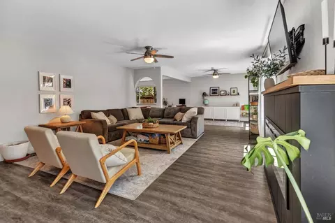 Living - 3469 Meadowbrook Dr, Napa, CA 94558 photo 3 of 8