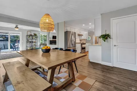 Dining - 3469 Meadowbrook Dr, Napa, CA 94558 photo 5 of 6