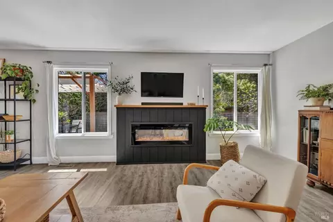 Living - 3469 Meadowbrook Dr, Napa, CA 94558 photo 4 of 8