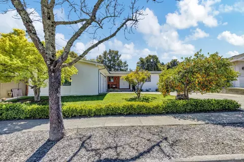 3469 Meadowbrook Dr, Napa, CA 94558