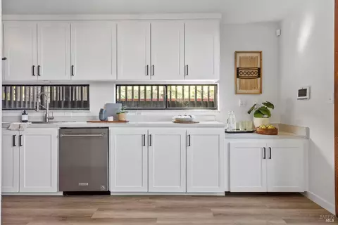 Kitchen - 379 County View Dr, Mill Valley, CA 94941 photo 1 of 3
