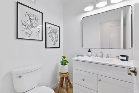 Bath - 379 County View Dr, Mill Valley, CA 94941 photo 4 of 5