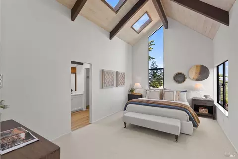 Bedroom - 379 County View Dr, Mill Valley, CA 94941 photo 1 of 9