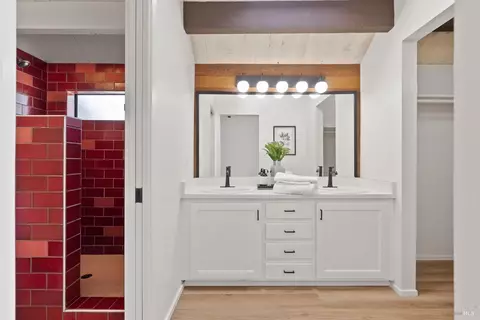 Bath - 379 County View Dr, Mill Valley, CA 94941 photo 1 of 5