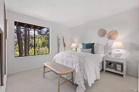 Bedroom - 379 County View Dr, Mill Valley, CA 94941 photo 5 of 9