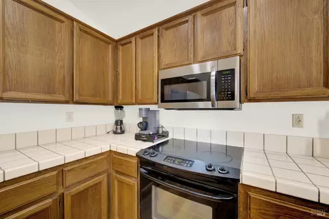 Kitchen - 2249 Marshall Rd, Vacaville, CA 95687 photo 8 of 8