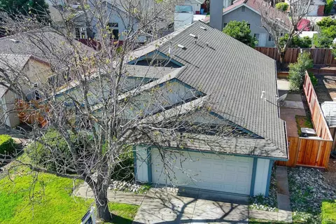 Exterior - 2249 Marshall Rd, Vacaville, CA 95687 photo 4 of 32