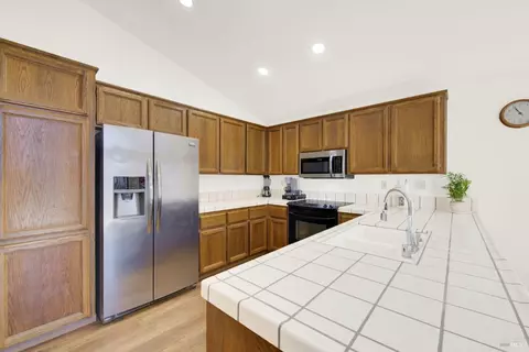 Kitchen - 2249 Marshall Rd, Vacaville, CA 95687 photo 5 of 8