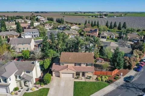 View/Area - 1620 Fanning Ct, Dixon, CA 95620 photo 5 of 6