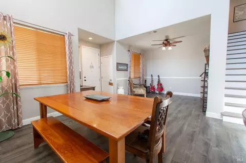 Dining - 1620 Fanning Ct, Dixon, CA 95620 photo 2 of 3