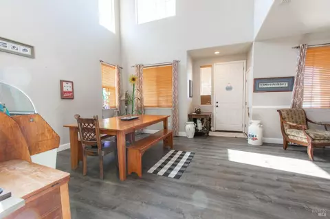 Dining - 1620 Fanning Ct, Dixon, CA 95620 photo 1 of 3