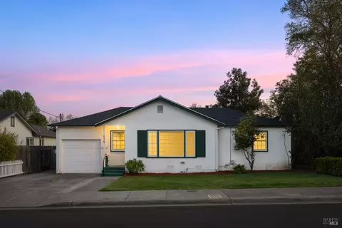 437 Andrieux St, Sonoma, CA 95476