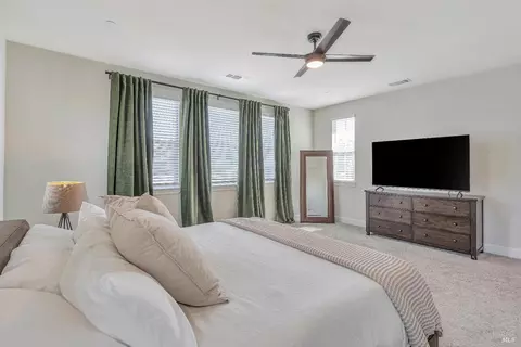 Bedroom - 8732 Fehler Ln, Cotati, CA 94931 photo 4 of 8