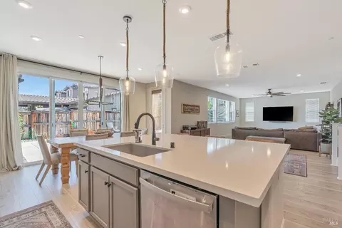 Kitchen - 8732 Fehler Ln, Cotati, CA 94931 photo 6 of 8