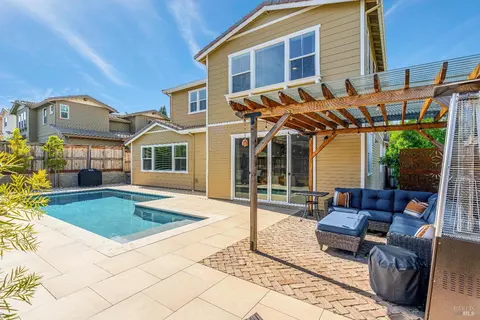 Exterior - 8732 Fehler Ln, Cotati, CA 94931 photo 6 of 8