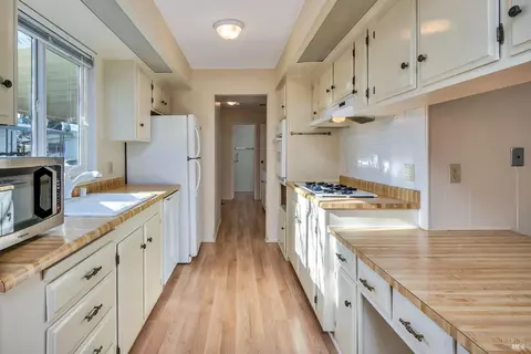710 Sequoia St, Windsor, CA 95492 photo 9