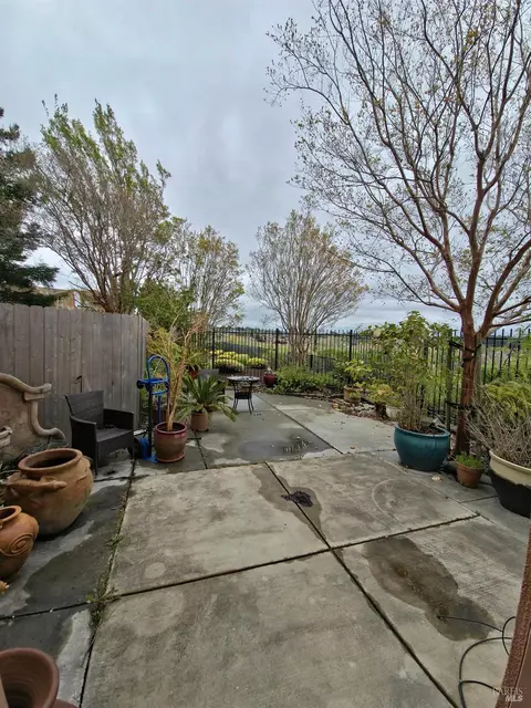 Exterior - 7311 Hapsburg Crown Ct, Vallejo, CA 94591 photo 4 of 4