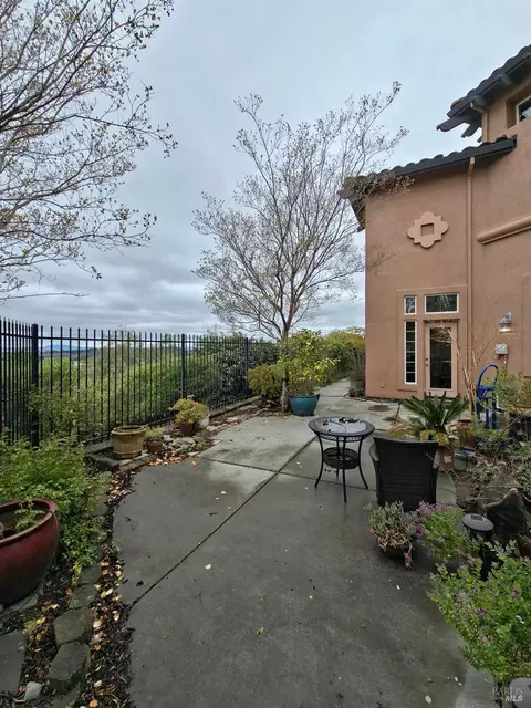 Exterior - 7311 Hapsburg Crown Ct, Vallejo, CA 94591 photo 3 of 4
